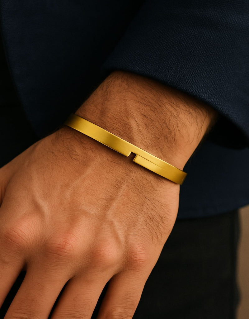 Aurum Edge Men’s Minimal Gold Bracelet