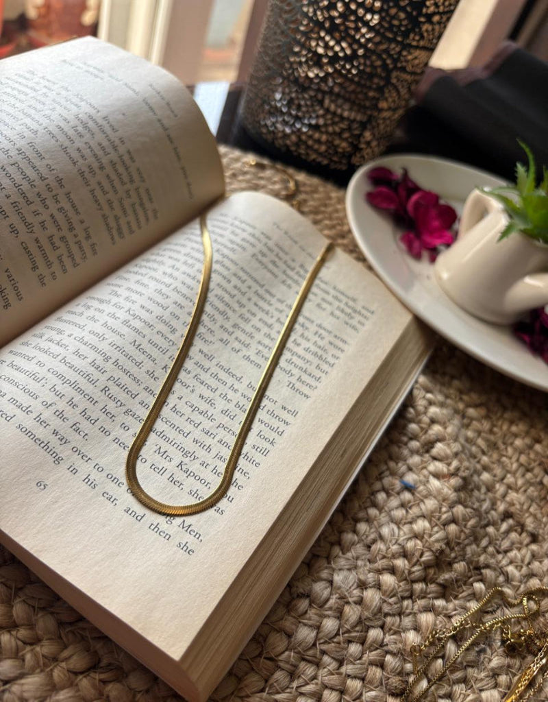 Golden Muse Sleek Chain Necklace