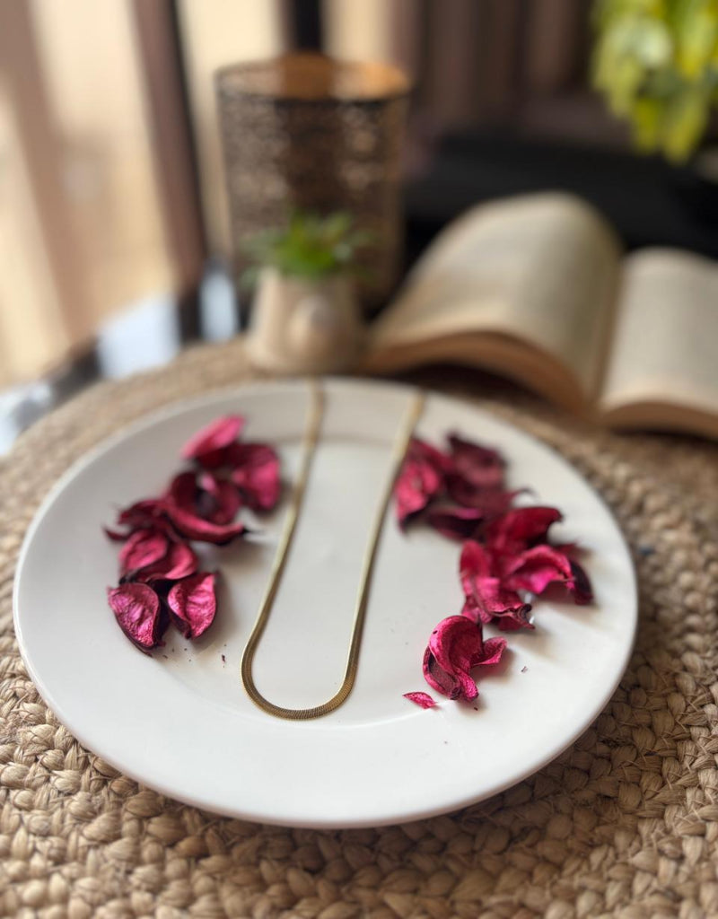 Golden Muse Sleek Chain Necklace