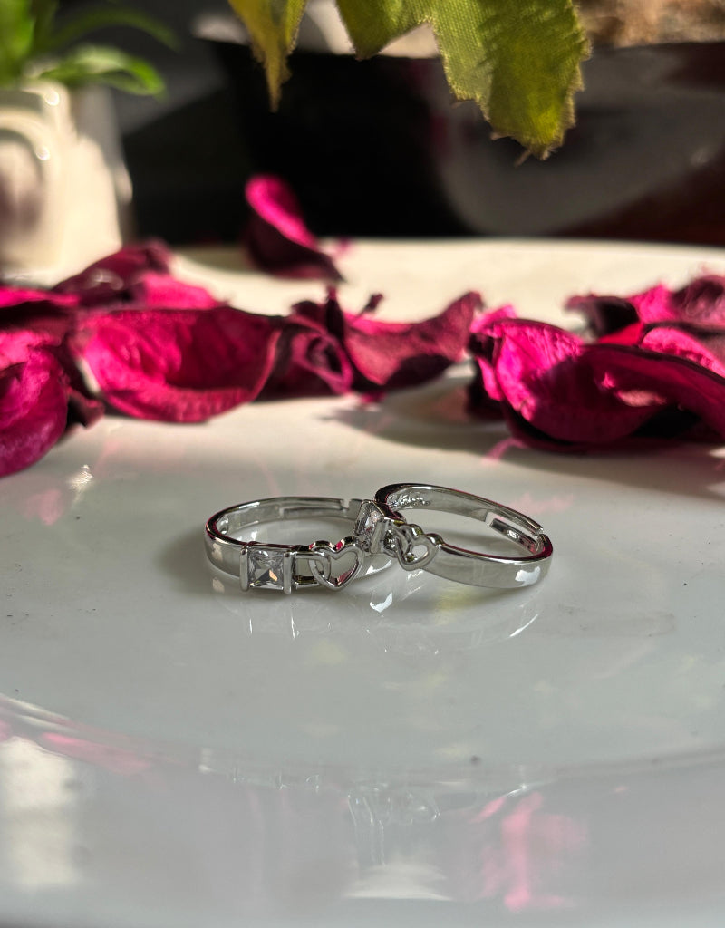 HeartLink Square-Cut Silver Couple Ring Set