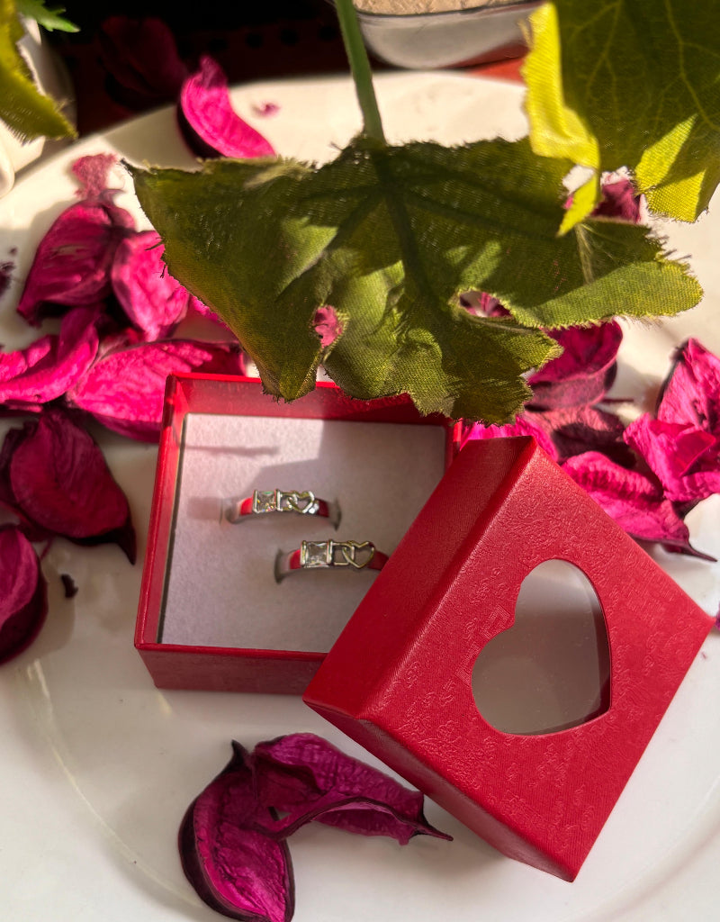 HeartLink Square-Cut Silver Couple Ring Set