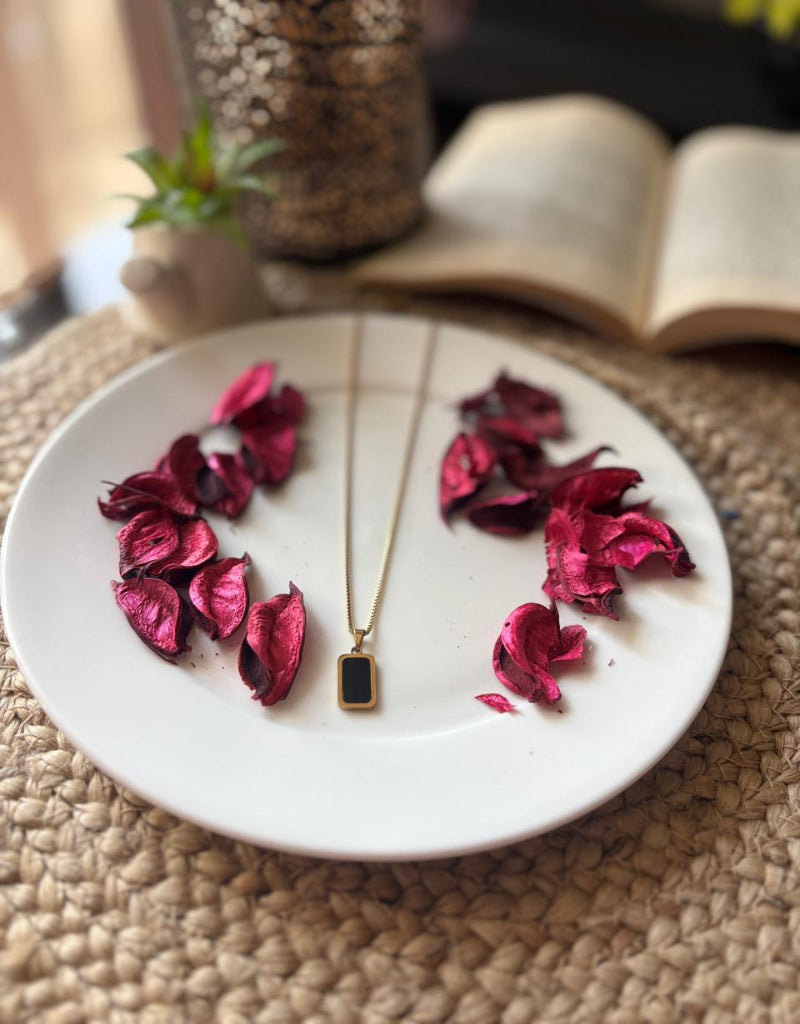 Noir Rectangle Elegance Pendant