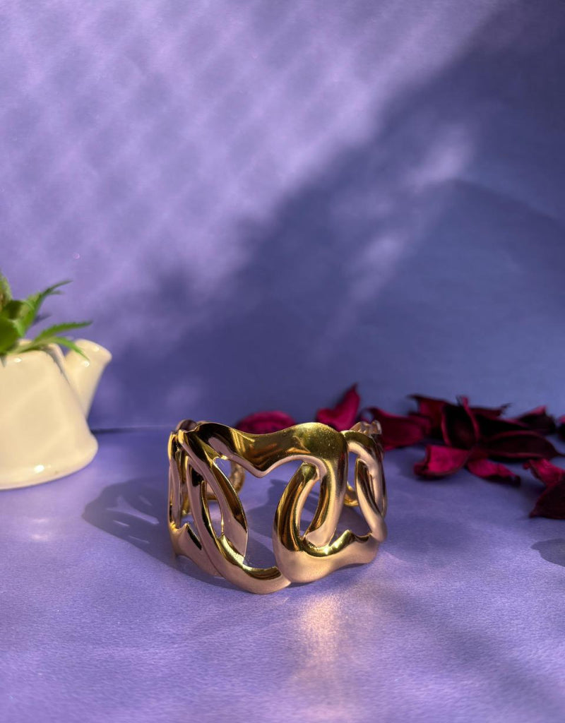 Golden Mirage Wave Bracelet